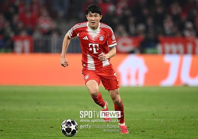 ▲ 김민재는 공중볼 경합 100% 성공, 패스 성공률 97%를 쌓았다. 차원이 다른 안정감을 뽐냈다. 실점 위기 순간 김민재가 몸을 던진 슬라이딩 블록으로 공을 차단했다.