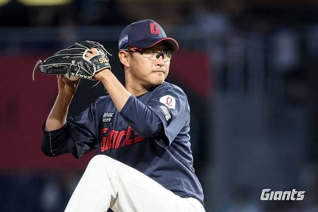 지난 3월 31일 NC 다이노스전에 선발 등판한 박세웅의 모습. /사진=롯데 자이언츠