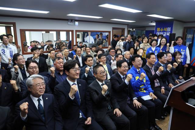 맹수석 대전시교육감 예비후보는 11일 중구 오류동 선거사무소에서 개소식을 개최했다. 맹수석 예비후보캠프 제공.