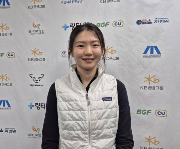 ◇쇼트트랙 국가대표 심석희(강릉 출신)가 지난 12일 서울 양천구 목동아이스링크에서 열린 2026-2027 쇼트트랙 국가대표 선발대회에서 여자부 종합 2위를 차지한 뒤 활짝 웃고 있다. 사진=연합뉴스