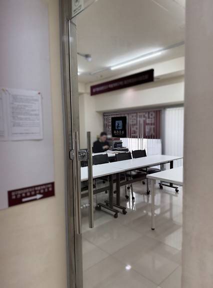 서울 강남구 압구정5구역 재건축 조합 사무실./사진=김이슬 기자