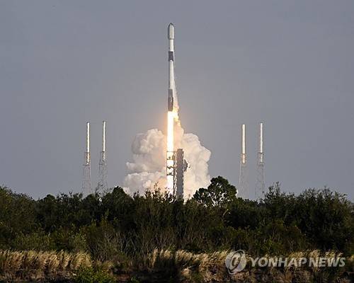 스페이스X의 기업공개(IPO)를 앞두고 국내 우주항공 테마 ETF들이 쏟아지고 있다. /사진=연합뉴스