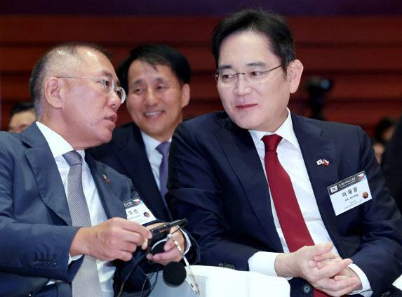 이재용 삼성전자 회장 정의선 현대차그룹 회장 (사진=연합뉴스)