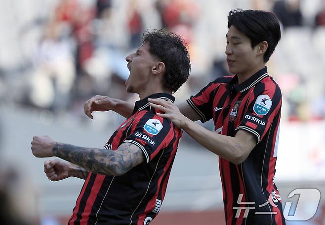 22일 오후 서울시 마포구 월드컵로 서울월드컵경기장에서 열린 하나은행 K리그1 2026 5라운드 FC서울과 광주FC의 경기에서 후반 추가골을 터트린 FC서울 클리말라가 포효하고 있다. 2026.3.22 ⓒ 뉴스1 박정호 기자