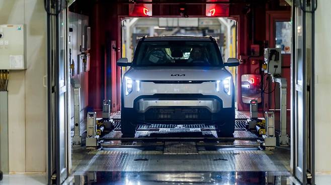 기아의 슬로바키아 공장에서 EV2가 생산되는 모습. /기아 제공