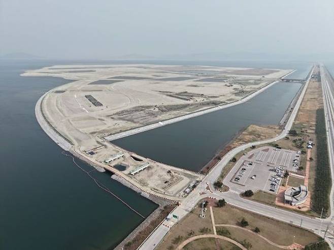 전북 김제 새만금 33센터 전망대에서 내려본 새만금 방조제와 매립지 일대.ⓒ데일리안 DB