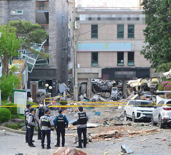 충북 청주시 흥덕구 봉명동의 가스 폭발사고 현장. 뉴시스