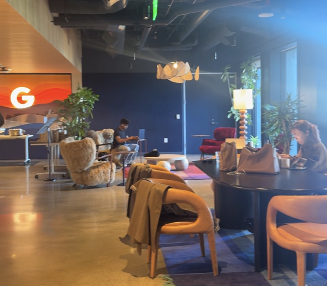 지난달 24일 미국 캘리포니아주 샌프란시스코 구글 오피스에서 직원들이 일하고 있다. 실리콘밸리=박지연 특파원