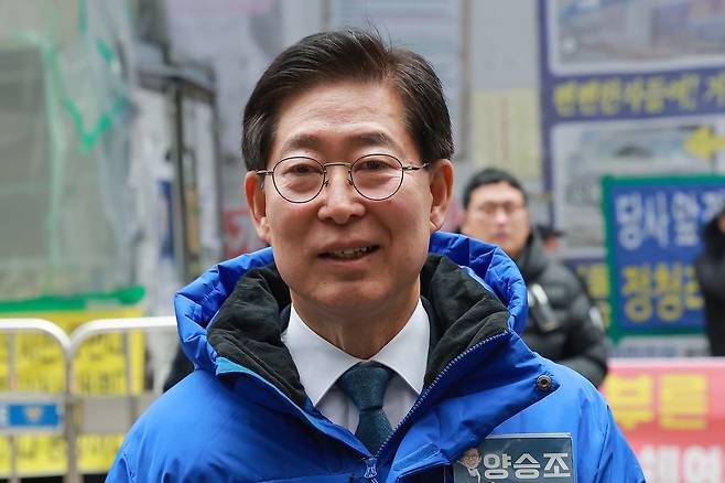 양승조 전 충남도지사가 지난 2월 24일 서울 영등포구 여의도 더불어민주당 중앙당사에서 열린 광역단체장 후보 면접에 참석하고 있다. 연합뉴스