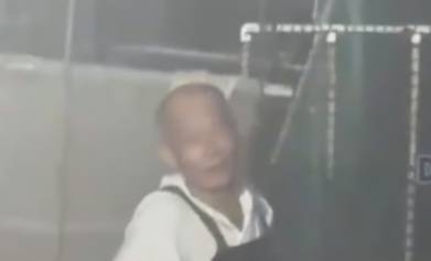 유명 맛집으로 소문난 한 중국 식당의 주인이 인기에 얽매이지 않고 솔직 담백한 태도를 보여 화제가 됐다. [사진출처 = SCMP]