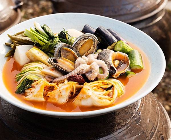 이하연 명인의 해물섞박지. 한식진흥원