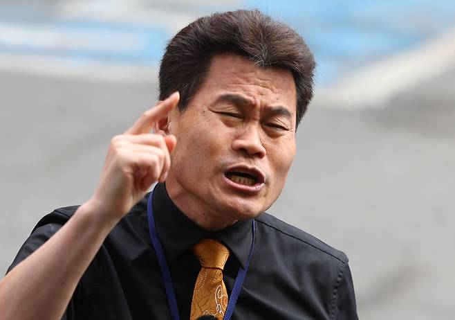 북한으로 원유 90만배럴이 공급됐다고 주장한 한국사 강사 출신 유튜버 전한길 씨. [뉴시스]