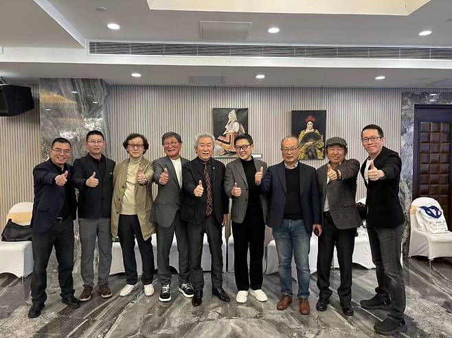 지난 3월 29일 중국 베이징 중관촌 국제혁신센터에서 열린 ‘국제영상산업 과기혁신대회’ 참석한 한국과 중국의 주요 인사들이 기념촬영을 하고 있다. 한국예술문화단체총연합회 제공