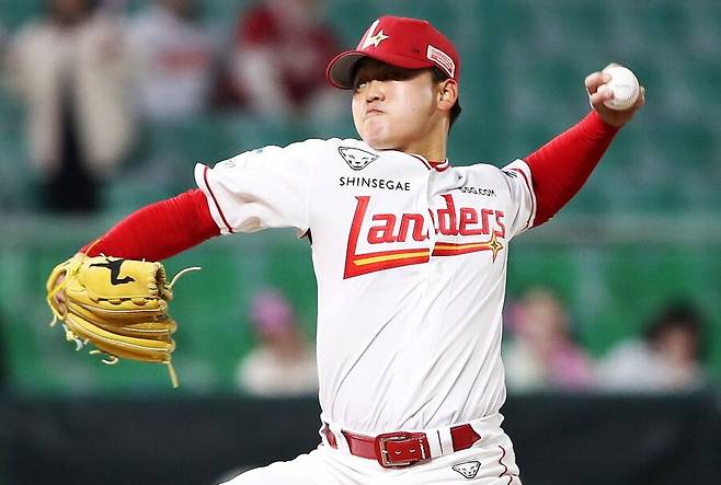 ▲ 선발로 나가 4이닝 무실점의 좋은 투구를 하며 1군 재진입의 시동을 건 이기순 ⓒSSG랜더스