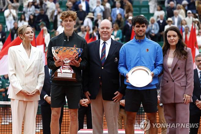 몬테카를로 마스터스 우승한 신네르와 준우승한 알카라스 [EPA=연합뉴스]
