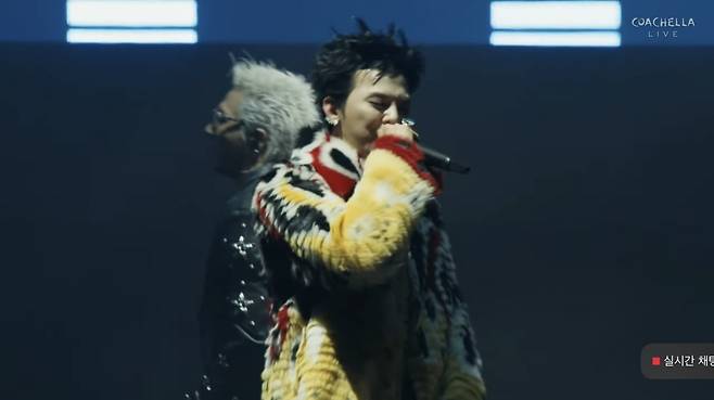 그룹 빅뱅 지드래곤이 보컬 실력 논란을 3년째 떨쳐내지 못하고 있다. 
사진='코첼라 밸리 뮤직 앤드 아츠 페스티벌' 유튜브 라이브 캡처