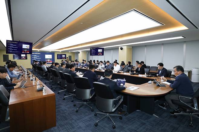 '2026 대우 하이퍼 E&C with Smart Construction' 콘퍼런스에서 강연이 진행 중이다.(사진제공 대우건설)