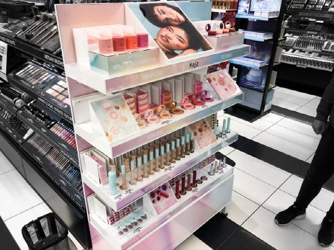 미국 세포라에 입점한 미미박스의 뷰티 브랜드 '카자'(Kaja). (사진=미미박스)