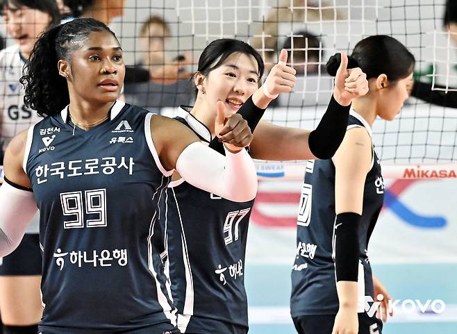 한국도로공사 강소휘(가운데) (KOVO 제공. 재판매 및 DB 금지) 2026.4.1 ⓒ 뉴스1