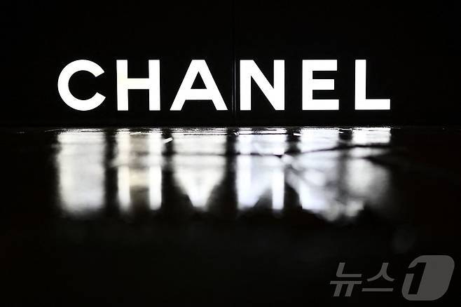 명품 브랜드 샤넬 로고. 2024.11.28. ⓒ AFP=뉴스1