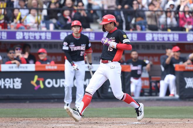 KIA 박재현이 11일 대전 한화생명 볼파크에서 열린 2026 KBO리그 정규시즌 한화전에서 득점하고 있다. 사진 | KIA 타이거즈