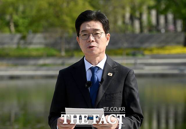 정원오 더불어민주당 서울시장 후보가 14일 오전 서울 용산구 국립중앙박물관 거울못 앞에서 문화관광 관련 공약 발표를 하고 있다. /박상민 기자