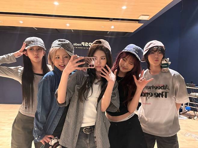 어비험즈&지쿤, ‘영파씨(YOUNG POSSE)’와 콜라보 계약 체결… 해외 시장 공략 가속화