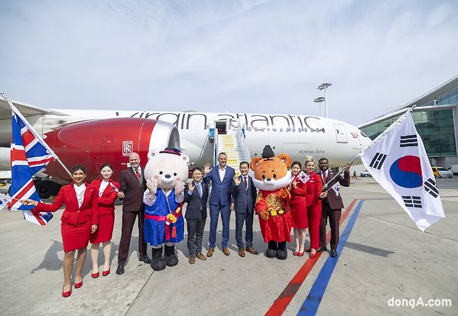 버진애틀랜틱이 14일 오전, 서울과 런던을 잇는 정규 노선의 운항을 공식 시작하며 한국 시장 진출의 신호탄을 쏘아 올렸다. 버진애틀랜틱 제공