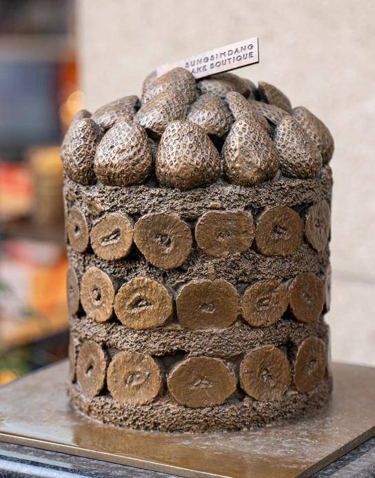 창업 70주년을 맞은 대전 성심당이 1월 인스타그램을 통해 공개한 '딸기시루' 케이크. 성심당의 인기 제품 중 하나다. 인스타그램 캡처