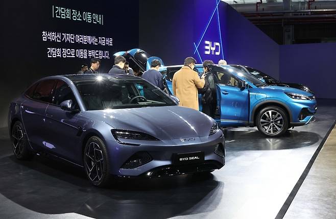 지난해 1월에 열린 중국 전기차 BYD 승용 브랜드 미디어 쇼케이스 현장. [한주형기자]