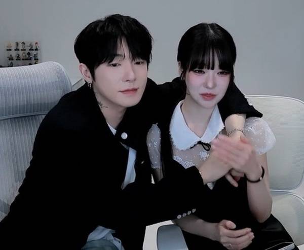 왼쪽부터 케이 과즙세연/숲 라이브방송 캡처