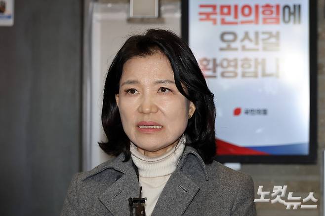 국민의힘 대구시장 후보 경선에서 컷오프된 이진숙 전 방송통신위원장이 24일 서울 여의도 국민의힘 중앙당사에서 경선 결과에 대한 입장을 밝히고 있다. 윤창원 기자