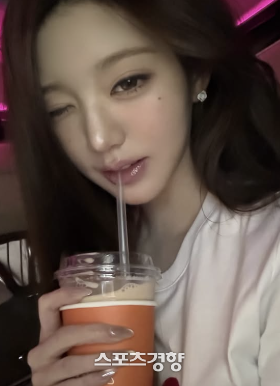 장원영 인스타그램 캡처.