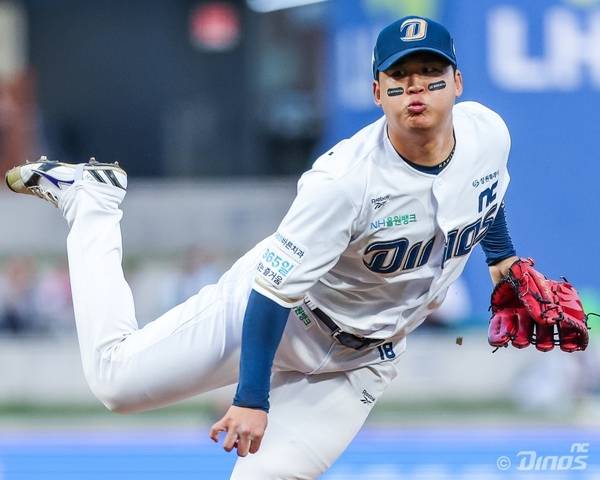 NC 다이노스 신민혁이 15일 창원NC파크에서 열린 KT 위즈와 경기에서 선발 투수로 나서 투구하고 있다. /NC 다이노스