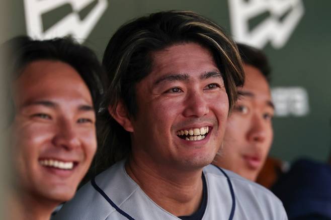 Houston Astros pitcher Tatsuya Imai, center, smiles in the dugout during the third inning of a baseball game against the Athletics, Saturday, April 4, 2026, in West Sacramento, Calif. (AP Photo/Sara Nevis)







<저작권자(c) 연합뉴스, 무단 전재-재배포, AI 학습 및 활용 금지>