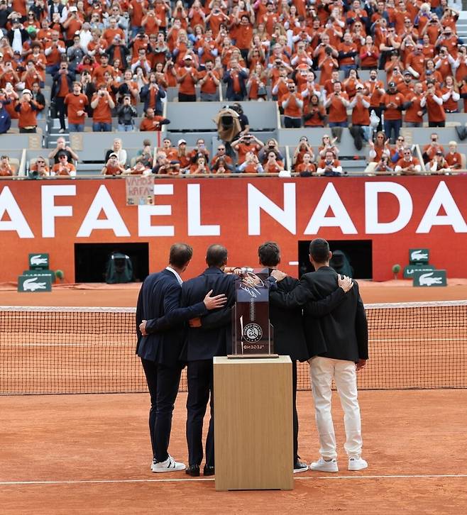 빅4의 한 명인 나달이 동료들과 함께 했다.