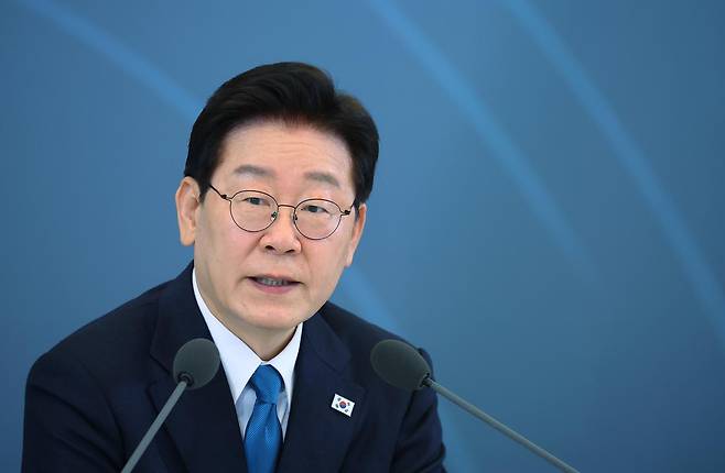 이재명 대통령이 15일 청와대에서 열린 규제합리화위원회 제1차 전체회의에서 발언하고 있다. 청와대통신사진기자단