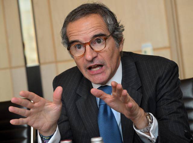 라파엘 그로시 국제원자력기구(IAEA) 사무총장이 15일 서울 종로구 포시즌스호텔 서울에서 기자간담회를 하고 있다. 뉴스1