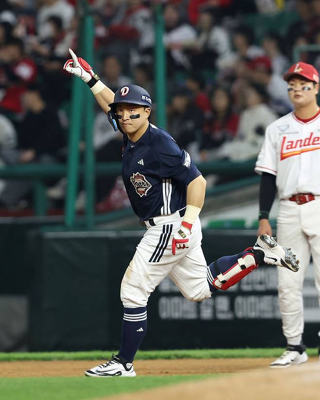 두산 이적 첫 경기에서 홈런을 터뜨린 손아섭. 두산 제공