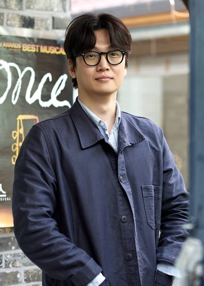 번역가 황석희 / 사진=신시컴퍼니 제공