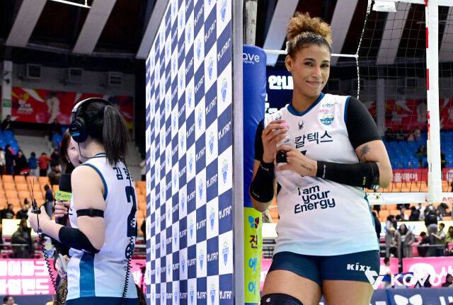 니콘 V리그 포토제닉으로 선정된 실바의 사진 / 한국배구연맹(KOVO)