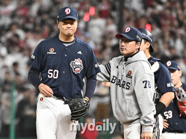 15일 오후 인천 SSG랜더스필드에서 진행된 '2026 프로야구 KBO리그' SSG랜더스와 두산베어스의 경기. 두산 이영하가 4회말 무사 1,2루서 강판되고 있다./인천 = 송일섭 기자