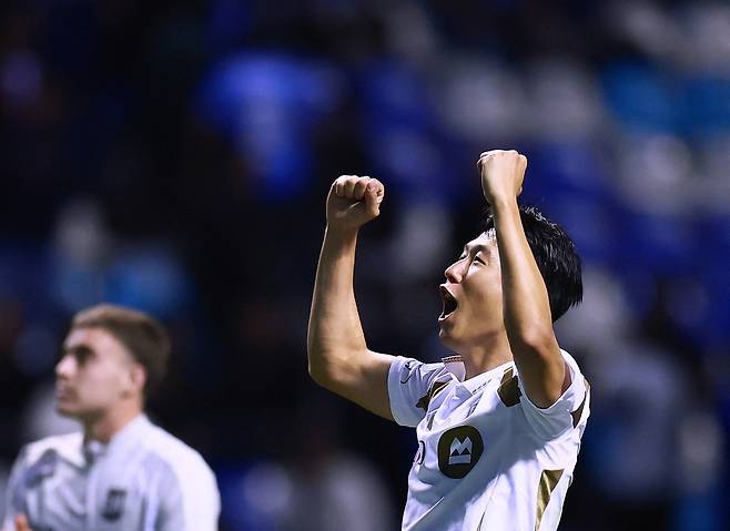 손흥민이 14일(현지시간) 멕시코 푸에블라 에스타디오 쿠아우테목에서 열린 크루스 아술과의 2026 북중미카리브축구연맹(CONCACAF) 챔피언스컵 8강 2차전을 마친 뒤 기뻐하고 있다. 로이터