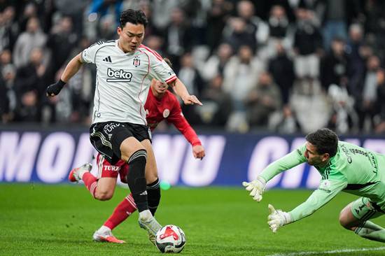 ▲ 오현규는 지난 1월 이적시장을 통해 베식타시에 합류한 뒤 단기간에 팀 공격 핵심으로 자리 잡았다. 이적료는 1400만 유로(약 244억 원)로 결코 적지 않았지만 대단히 빠른 속도로&nbsp;‘값어치’를 증명했다. 입단 이후 10경기에서 7골 2도움을 몰아쳤다. 수치만으로도 충분히 인상적이지만 내용은 더 돋보인다. 페널티박스 안에서의 날카로운 움직임과 공중볼 경합에서의 우위, 기회가 왔을 때 놓치지 않는 결정력까지&nbsp;골게터에게 요구되는 핵심 요소를 두루 뽐냈다.&nbsp;ⓒ 베식타시 SNS