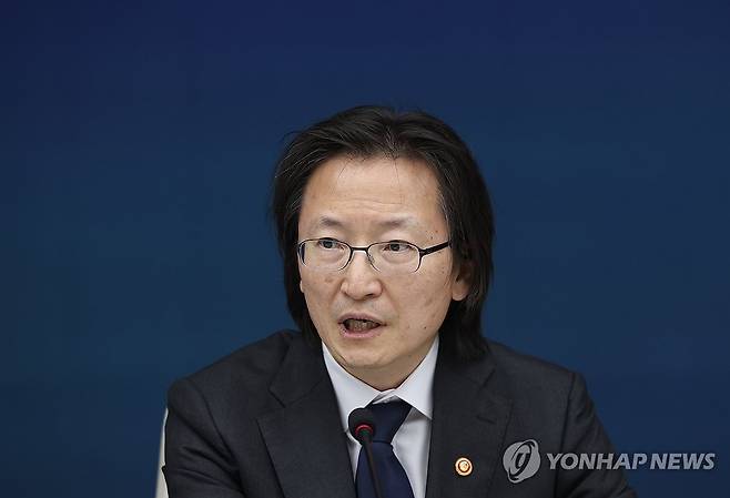 주병기 공정거래위원장 (서울=연합뉴스) 이지은 기자 = 주병기 공정거래위원장이 4월 14일 서울 중구 대한상공회의소에서 열린 위생용품 용량 변경 등 중요정보 제공을 위한 협약식에서 발언하고 있다. 2026.4.14 jieunlee@yna.co.kr