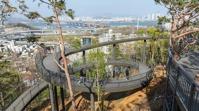 용왕산 스카이워크  [양천구 제공. 재판매 및 DB 금지]