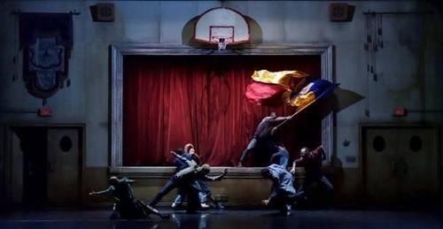 크리스털 파이트의 '어셈블리 홀' 공연 장면 [LG아트센터 서울 제공. 재판매 및 DB 금지]