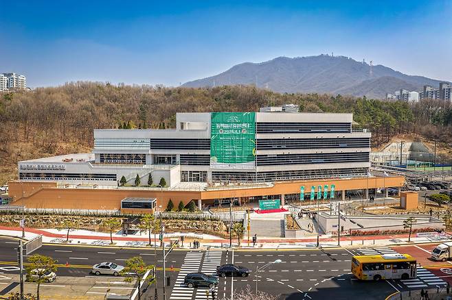 ▲ 용인 동백미르휴먼센터 전경. /사진제공=용인특례시