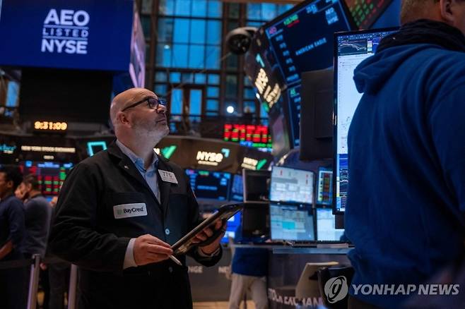 뉴욕증권거래소의 트레이더 사진=로이터 연합뉴스