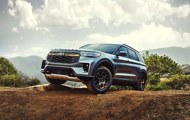 FL오토코리아가 포드 익스플로러 국내 판매 가격을 대폭 인상하고 나섰다. 사진은 포드 익스플로러 트래머. / FL오토코리아